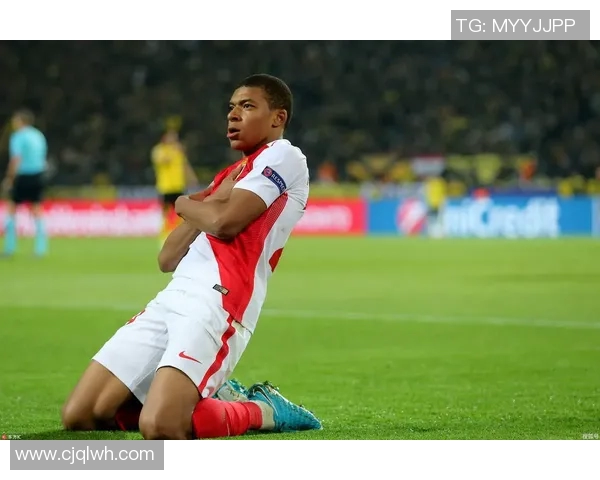 足球巨星特效合拍创意视频 展现顶级球员超现实魅力与激情对决